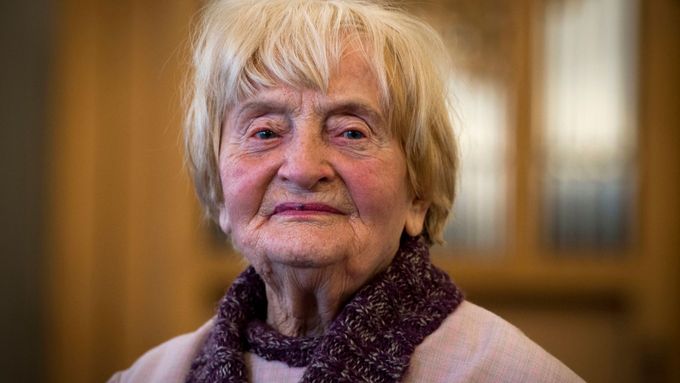 Helena Pechlátová, 94letá studentka