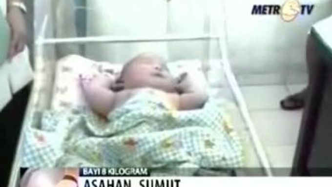 Největší indonéské novorozeně váží 9 kilo