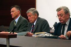 Jsou zbrojaři pašeráky? Stíhačky jako důkaz nestačí