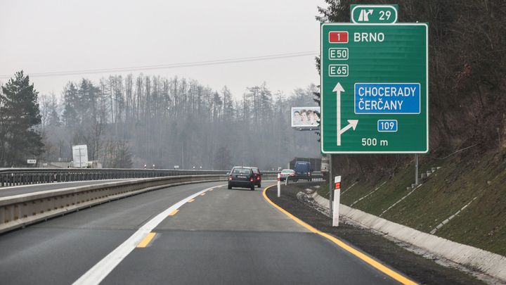Pět dálničních známek za sekundu. O kupon za levnější starou cenu byl ohromný zájem
