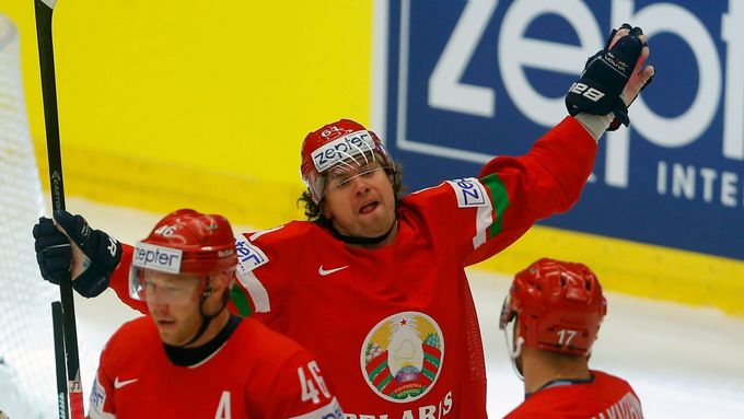 Bělorusové se proti Slovákům radují z první výhry na turnaji.