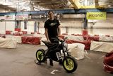 "Náš" instruktor Lukáš Hurych, sám jezdí na motorkách od šestnácti let.