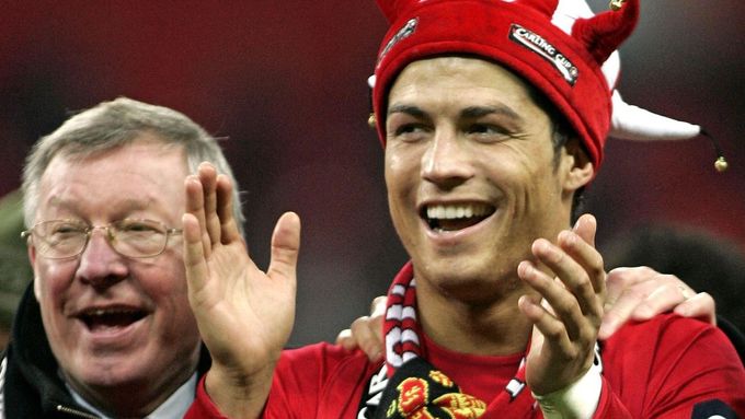 Sir Alex Ferguson proslul výbornou práci s mladými hráči a čichem na mladé hvězdy. V 18 letech tak do Manchesteru přivedl Cristinaa Ronalda, nynější megahvězdu Realu Madrid.