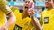 Dortmund proslul zásobárnou mladých talentů. Také o jeho hráče aktuálního kádru je na trhu zájem. Za nejhodnotnějšího je nyní považovaný defenzivní záložník Jude Bellingham. I proto klub s nadějným středopolařem uzavřel smlouvu až do roku 2025.