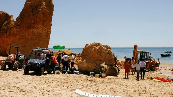 Sesuv na portugalské pláži zabil pět lidí
