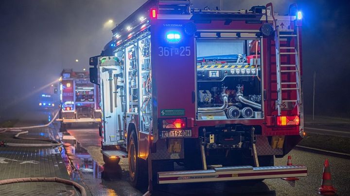 Gdaňsk zažil největší požár posledních let. Hořela hala v přístavu