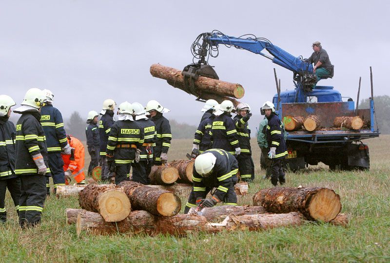Cvičení hasičů - likvidace chovu krav