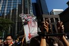 Propusťte všechny politické vězně, skandovaly desetitisíce lidí při pochodu v Hongkongu