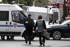 Vrah vystřílel do mladíka v Marseille třiadvacet kulek