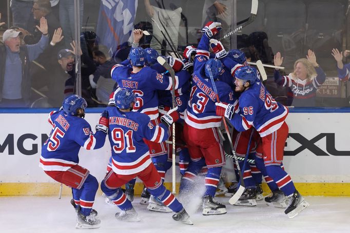 Radost hráčů New Yorku Rangers