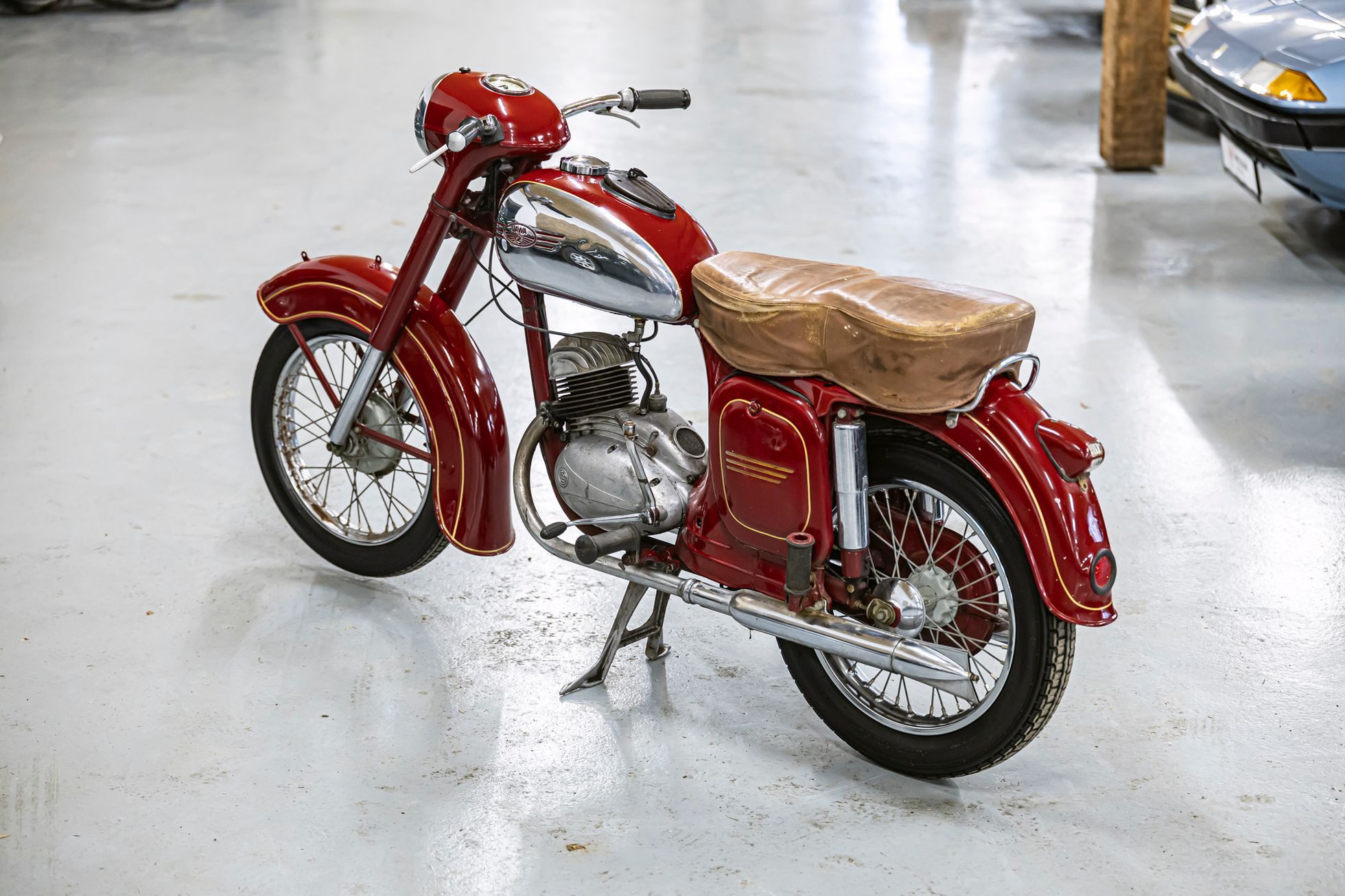 Jawa 150/352 půlbuben, tombolová motorka Retro Garáž duben 2025