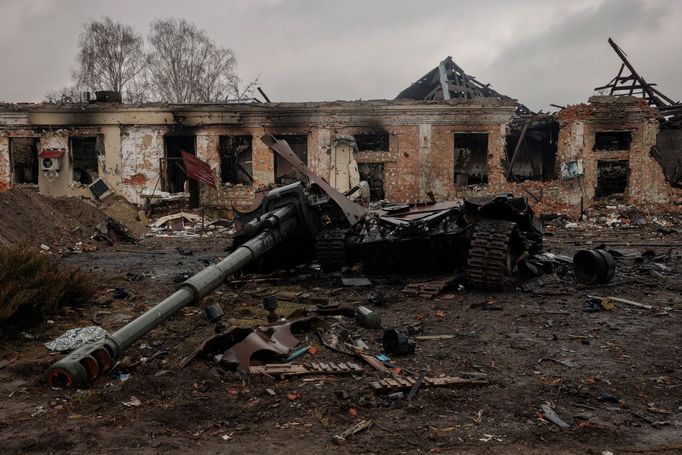 Snímek, který pořídil fotograf agentury Reuters v centru Trosťance 30.března, čtyři dny po osvobození města.