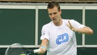 Tomáš Berdych po vyřazení z Turnaje mistrů už mohl naplno trénovat. Zatímco Radek Štěpánek vypadl ve čtyřhře teprve včera, a tak trénink ještě nestihl. K týmu se připojí až v pondělní večer.