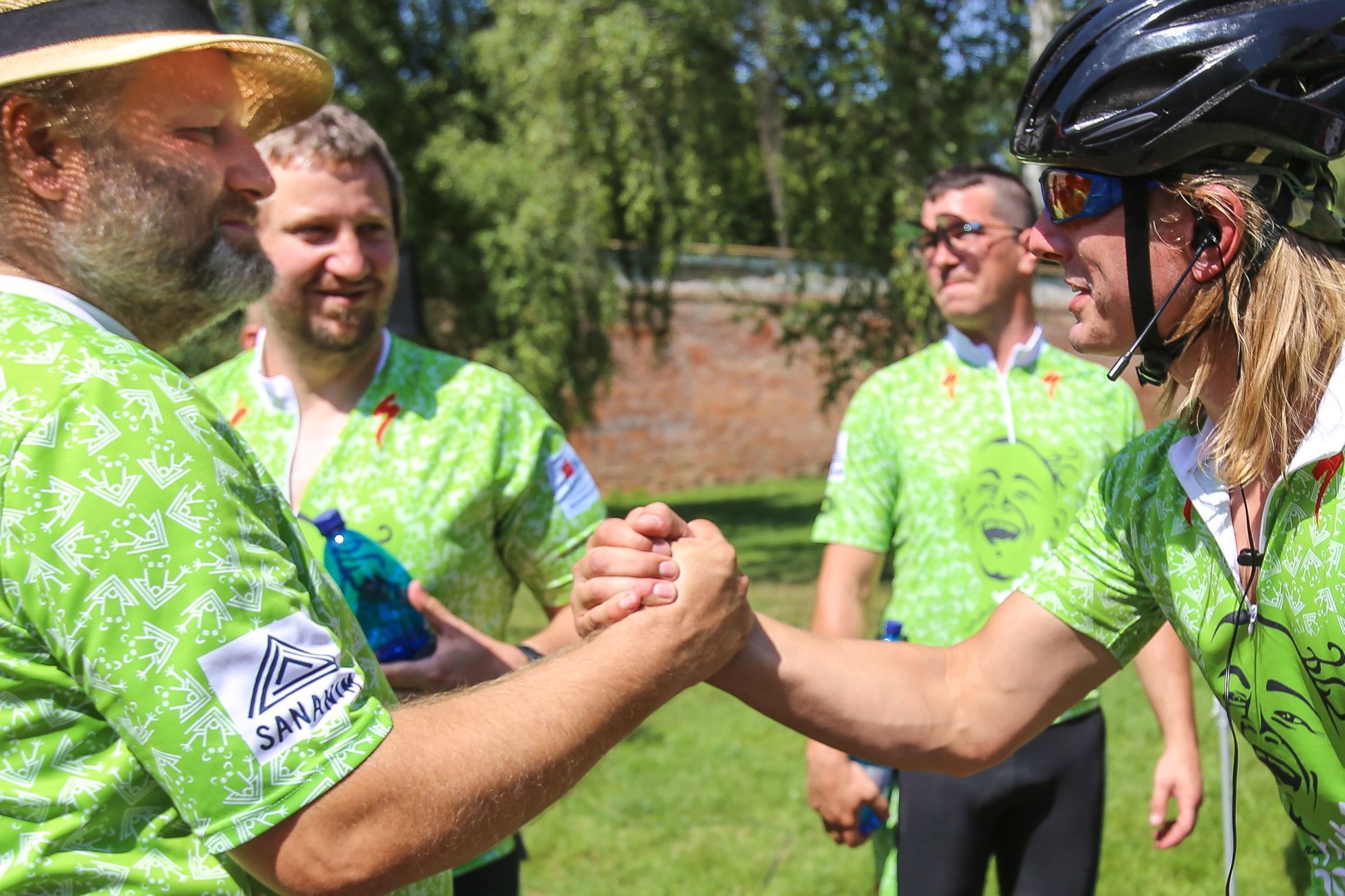 Handy cyklo maraton - start, Cesta za snem, tým Sananim a Bronec