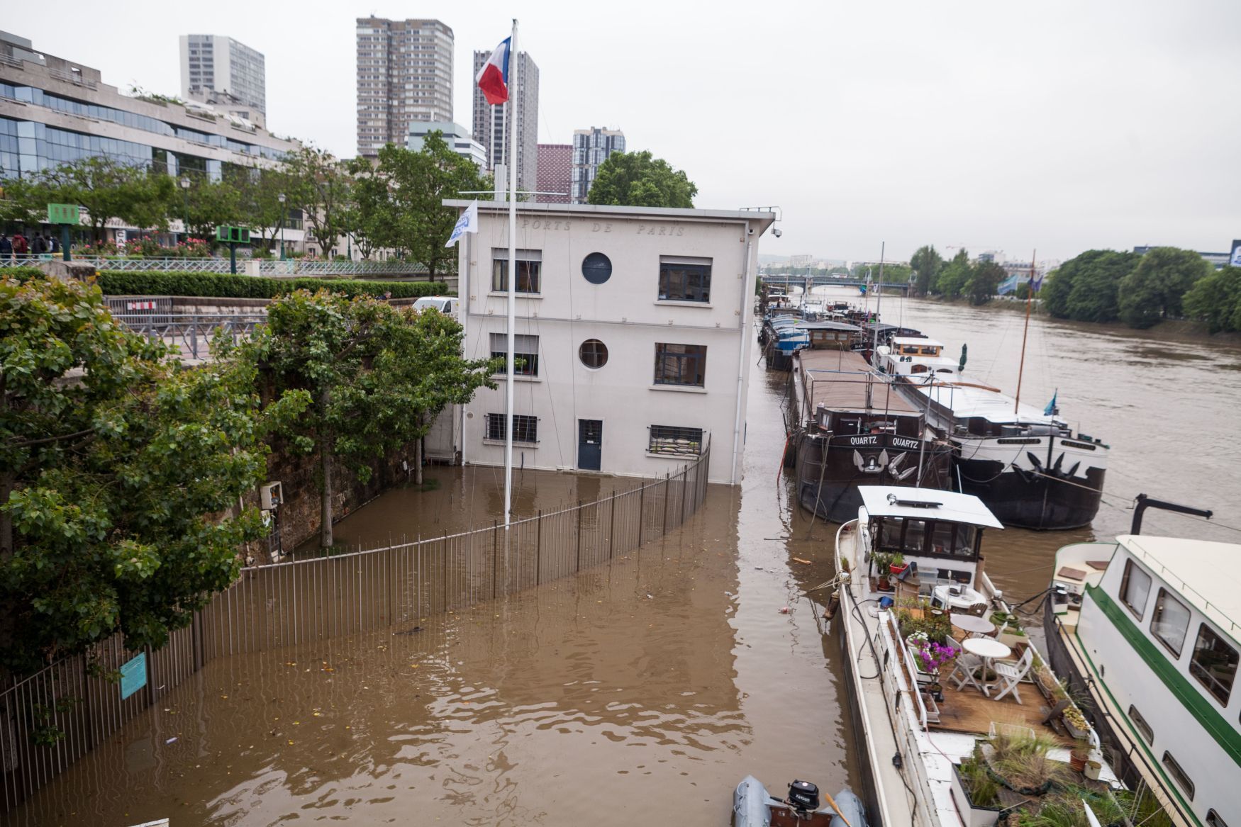 Záplavy Paříž z 2.6. 2016 - ČTK