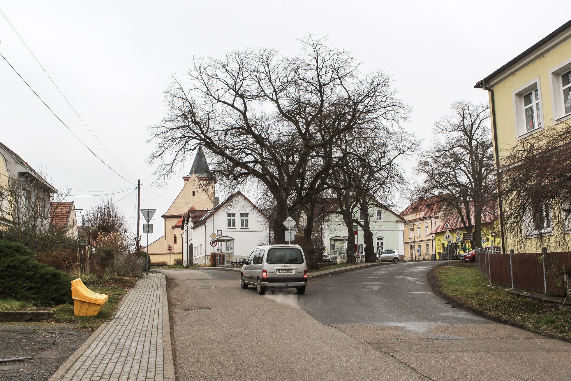 Hrusice, vesnice Josefa Lady