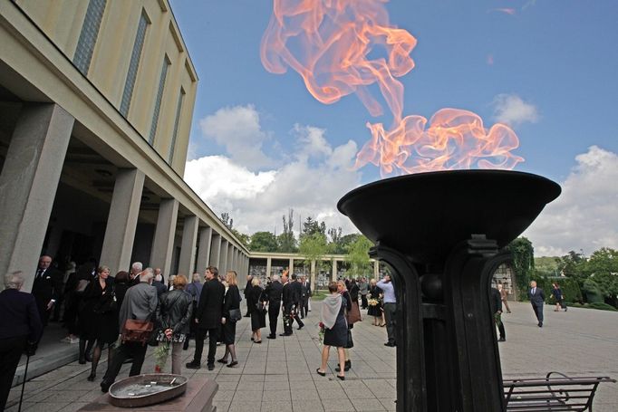 Fotografie z pohřbu Dagmar Burešové, který se uskutečnil 11. 7. 2018 ve Strašnickém krematoriu v Praze.