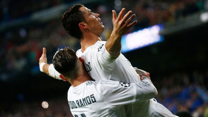 Prohlédněte si fotografie z úterních odvet čtvrtfinále Ligy mistrů, v nichž si postup do semifinále zajistili hráči Realu Madrid a Manchesteru CIty.