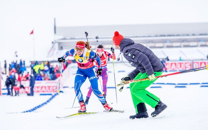 MS 2016, sprint Ž: Gabriela Soukalová  (33) a trenér Ondřej Rybář