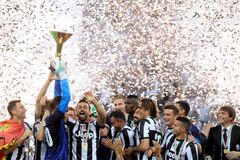 Juventus Turín má díky zaváhání AS Řím třicátý titul