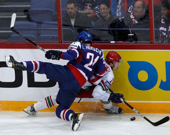 Střet Hudáčka s Meleškem v utkání Slovensko - Bělorusko