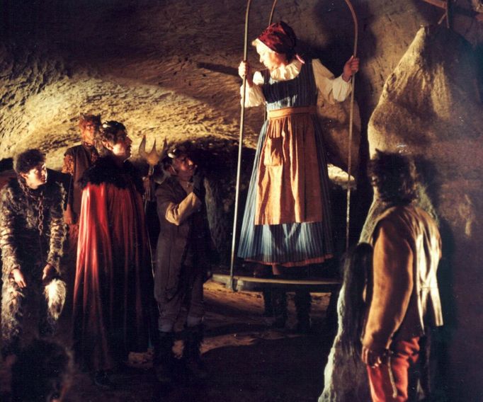 Karel Heřmánek, Vladimír Hrubý a Jana Dítětová ve filmové pohádce S čerty nejsou žerty.