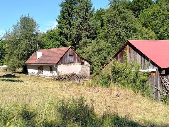 Zemědělská usedlost v Žítkové, kde dobrovolníci spí a vaří.