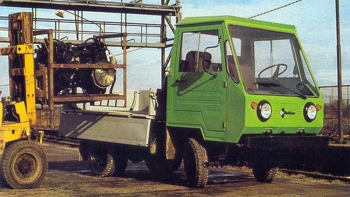 Multicar 25 v typické zelené barvě.