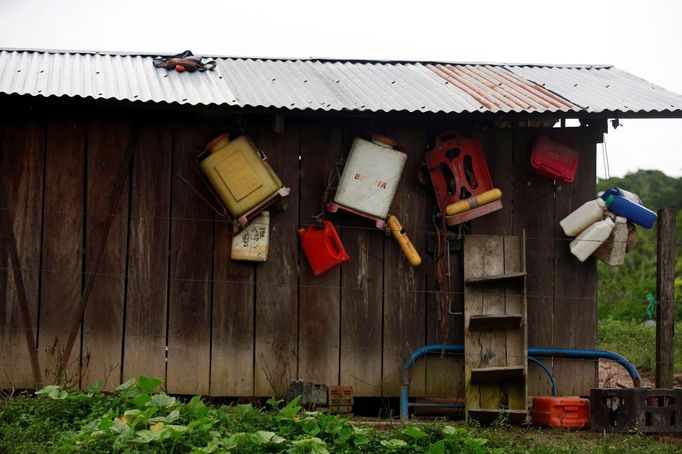 Obchod s drogami v jihoamerické Kolumbii kvete. Na více než 460 000 akrech kolumbijské půdy stále roste koka. Žádná jiná plodina zemědělcům nevydělá tolik peněz.