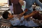 Na severozápadě Pákistánu se odpálil sebevrah, zabil osm lidí, desítky dalších zranil