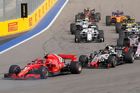 F1 živě: V Soči znovu kraloval Mercedes, Vettel na Hamiltona zase ztratil