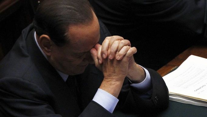 Silvio Berlusconi tvrdí, že je nevinen. Procesů s ním přibývá