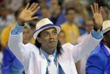 Ronaldinho se do bohatého programu také sám zapojil...