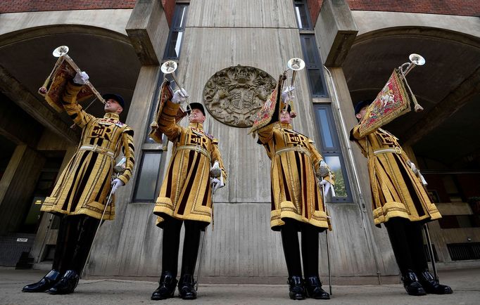 Přípravy na svatbu prince Harryho a Meghan Markle.  Velká Británie, květen 2018.