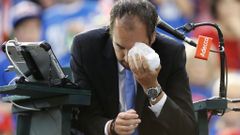 Zraněný tenisový rozhodčí Arnaud Gabas v Davis Cupu