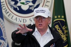 "Je jedno, jak tomu říkáme, ale bude to," prohlásil Trump v Texasu o zpevnění hranic