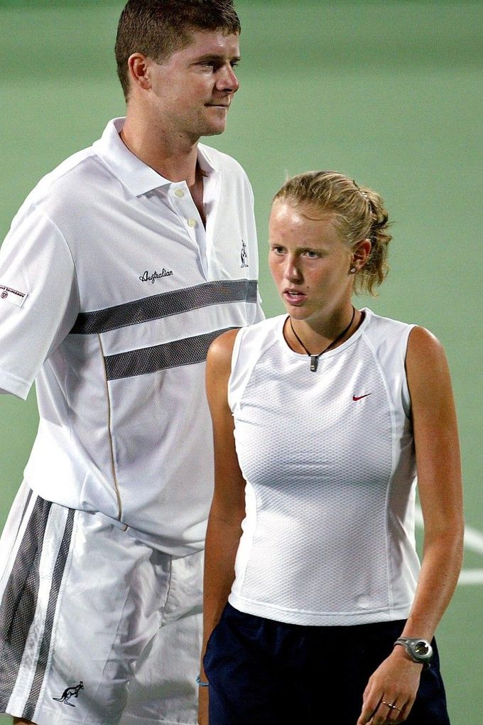 Dája Bedáňová s Jiřím Novákem během zápasu čtyřhry proti Austrálii na Hopmanově poháru v Perthu 2. ledna 2003.