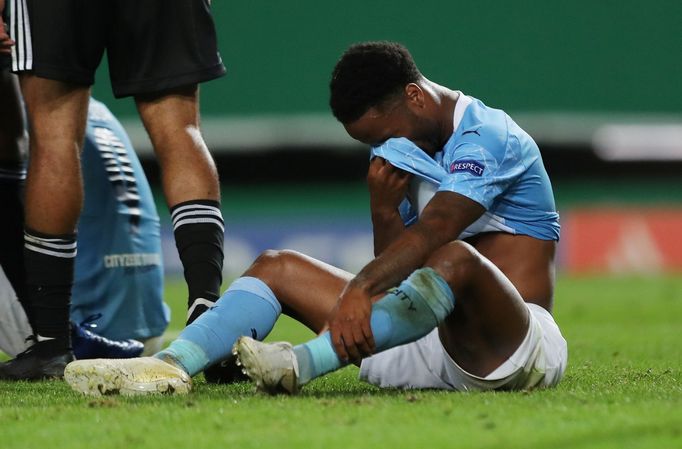 Manchester City - Olympique Lyon. Raheem Sterling zůstal po skončení zápasu v slzách.