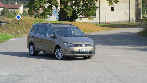 Kvalitou přesvědčí, cenami odrazuje. Ojetý Volkswagen Sharan je drahé koření trhu