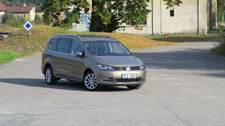 Kvalitou přesvědčí, cenami odrazuje. Ojetý Volkswagen Sharan je drahé koření trhu; Zdroj foto: Martin Frei