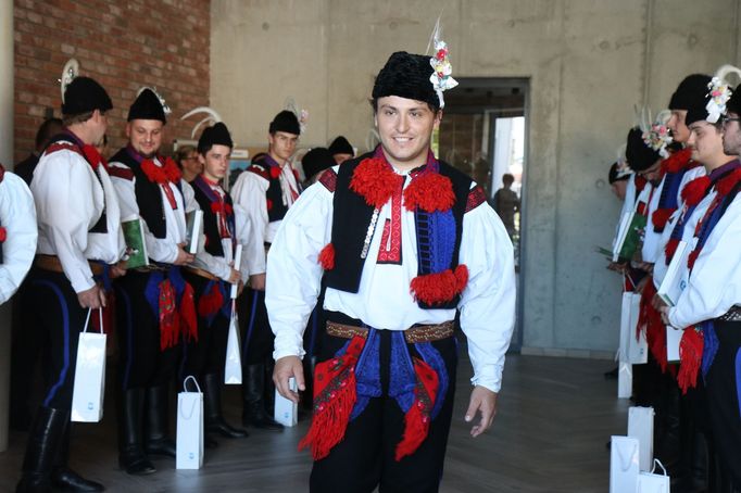 Jeden z jezdců při přijetí královské družiny na radnici