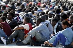 Pokud EU nezmění postoj k migraci, budeme vetovat její rozpočet, varuje italský vicepremiér Di Maio