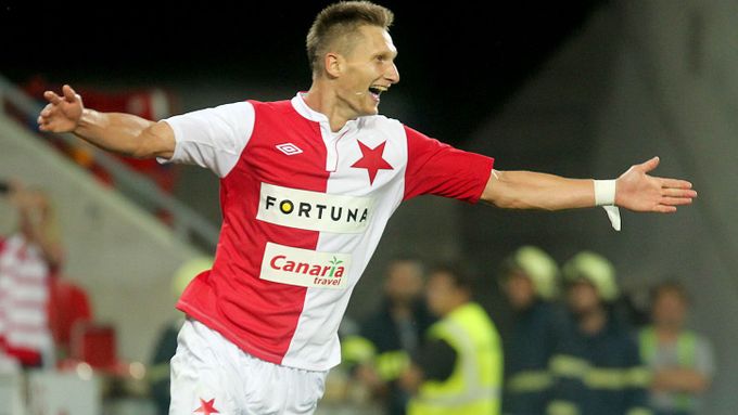 Milan Škoda se takto radoval z jednoho ze svých dvou gólů do branky Liberce. I díky nim Slavia vede ligu a on vévodí tabulce střelců.