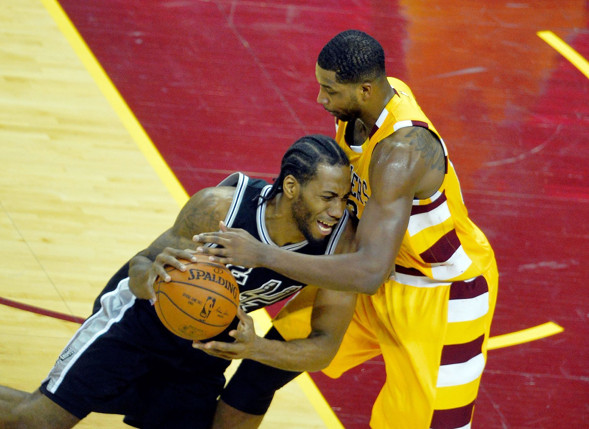 NBA: San Antonio Spurs vs. Cleveland Cavaliers (Kawhi Leonard, Tristan Thompson)