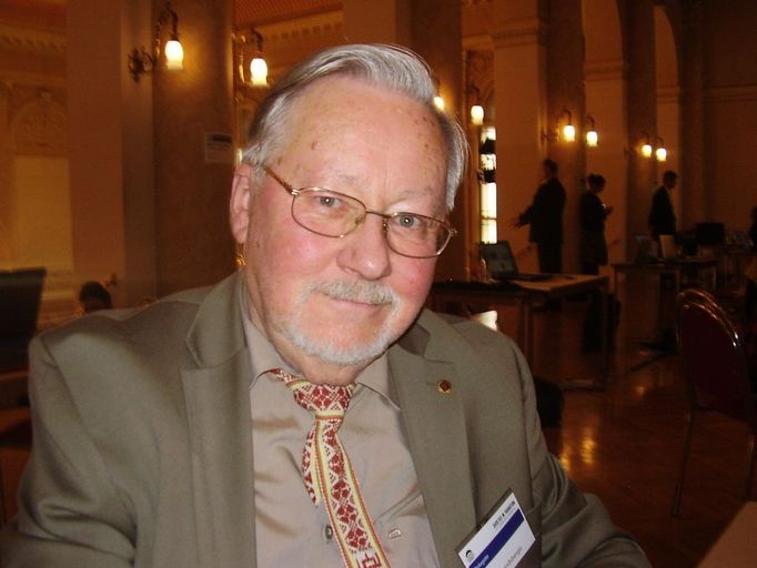 Vytautas Landsbergis na konferenci Forum 2000.