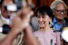 Barmská armáda zastrašuje znásilňováním, varuje Su Ťij