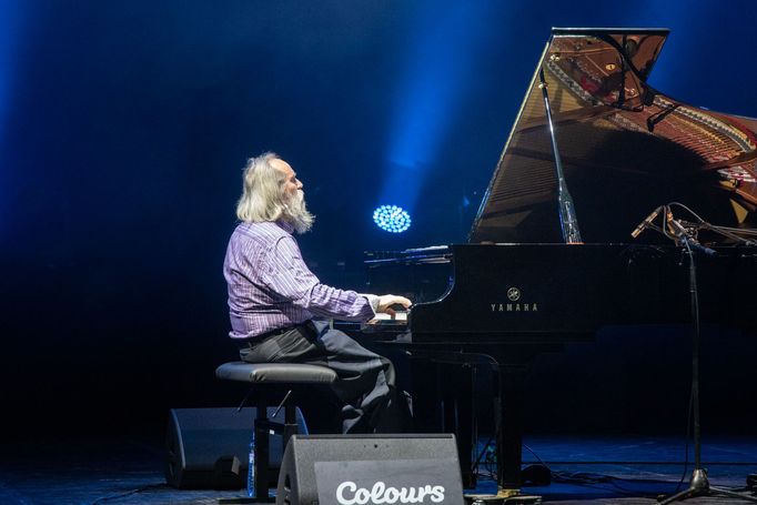 Klavírista Lubomyr Melnyk při vystoupení na ostravských Colours.