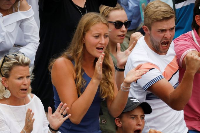 Finále French Open 2018: tenistka a přítelkyně Dominika Thiema Kristina Mladenovicová