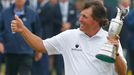 Phil Mickelson slaví triumf na British Open 2013.