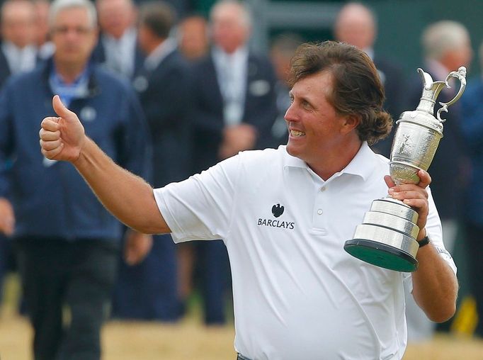 Phil Mickelson slaví triumf na British Open 2013.